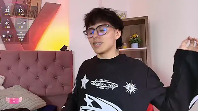 Snapshot of PepperTwink chatting on February 24, 4:19 pm PepperTwink online show from February 24, 4:19 pm