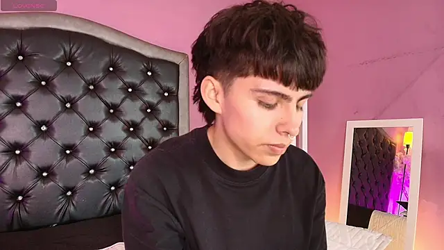 Snapshot of PepperTwink chatting on November 30, 1:34 pm PepperTwink online show from November 30, 1:34 pm