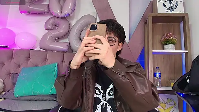 Snapshot of PepperTwink chatting on January 14, 4:21 pm PepperTwink online show from January 14, 4:21 pm