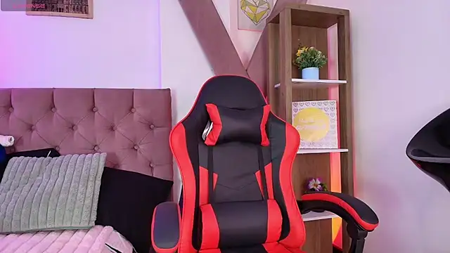 Snapshot of PepperTwink chatting on February 12, 3:56 pm PepperTwink online show from February 12, 3:56 pm