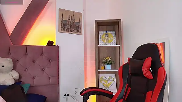 PepperTwink online show from March 14, 4:35 pm