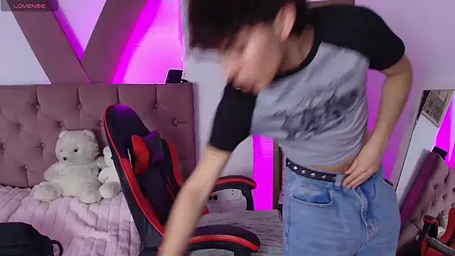 PepperTwink online show from April 13, 4:00 pm