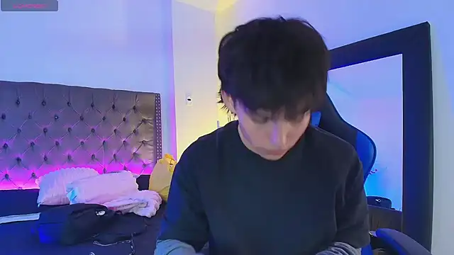 Snapshot of PepperTwink chatting on February 21, 4:53 pm PepperTwink online show from February 21, 4:53 pm