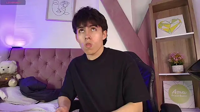 Snapshot of PepperTwink chatting on October 23, 3:43 pm PepperTwink online show from October 23, 3:43 pm