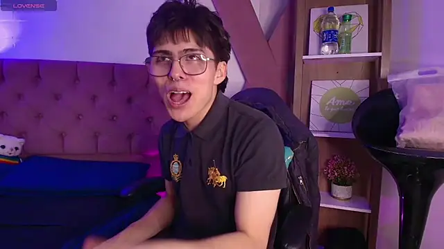 Snapshot of PepperTwink chatting on October 6, 4:08 pm PepperTwink online show from October 6, 4:08 pm