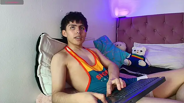 Snapshot of PepperTwink chatting on October 11, 5:03 pm PepperTwink online show from October 11, 5:03 pm