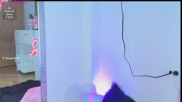 maddie 18 online show from November 8, 12:25 am