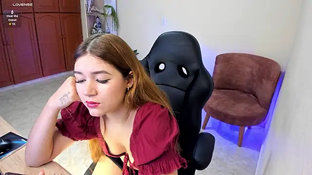 Nathalie 29 online show from March 31, 1:46 pm