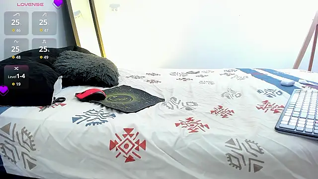 Snapshot of andrea_cherryy chatting on February 11, 12:27 pm andrea cherryy online show from February 11, 12:27 pm