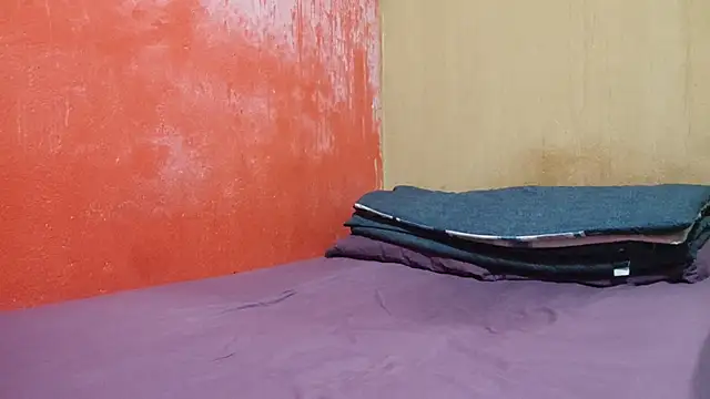 Snapshot of LuisA_Femm chatting on December 18, 5:45 am LuisA Femm online show from December 18, 5:45 am