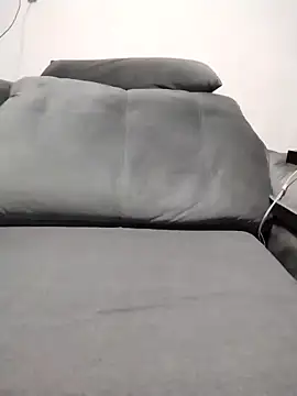 yannaluuxehot online show from October 15, 10:45 am