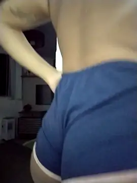 yannaluuxehot online show from March 22, 6:33 am