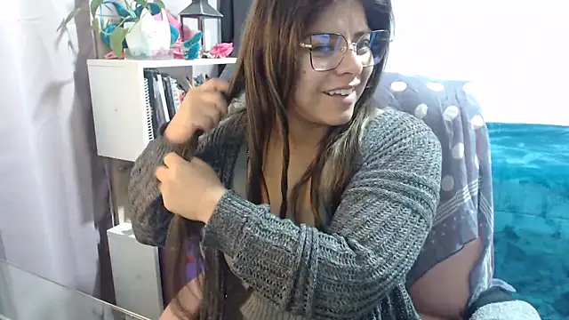 Snapshot of KatteAngelLat chatting on November 14, 12:25 am KatteAngelLat online show from November 14, 12:25 am