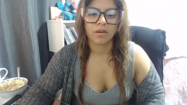 Snapshot of KatteAngelLat chatting on July 18, 1:03 am KatteAngelLat online show from July 18, 1:03 am