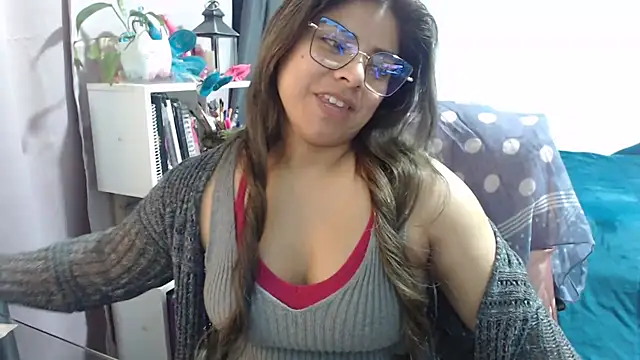 Snapshot of KatteAngelLat chatting on November 17, 12:25 am KatteAngelLat online show from November 17, 12:25 am