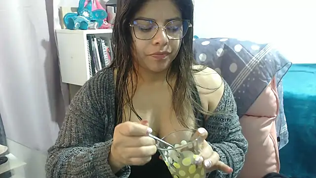 Snapshot of KatteAngelLat chatting on November 3, 11:08 pm KatteAngelLat online show from November 3, 11:08 pm