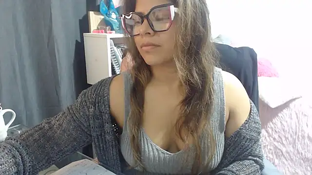 Snapshot of KatteAngelLat chatting on July 14, 12:21 am KatteAngelLat online show from July 14, 12:21 am
