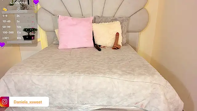 Danielaangelina online show from February 18, 6:22 am