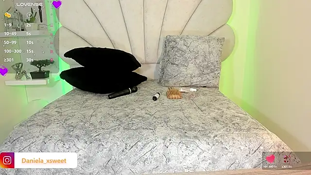 Danielaangelina online show from September 14, 6:47 am