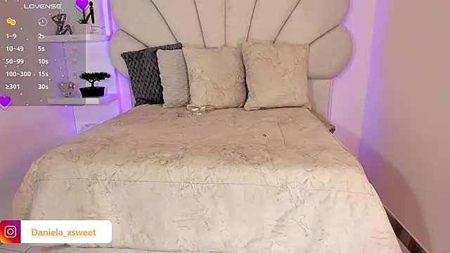 Danielaangelina online show from October 6, 5:41 am