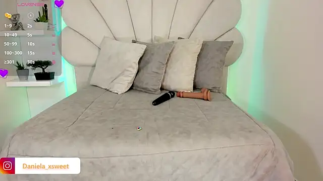 Danielaangelina online show from March 27, 6:00 am