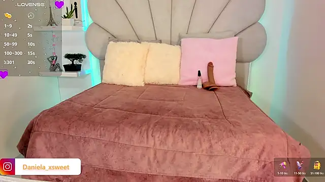 Danielaangelina online show from February 17, 6:11 am