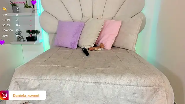 Danielaangelina online show from March 15, 6:09 am