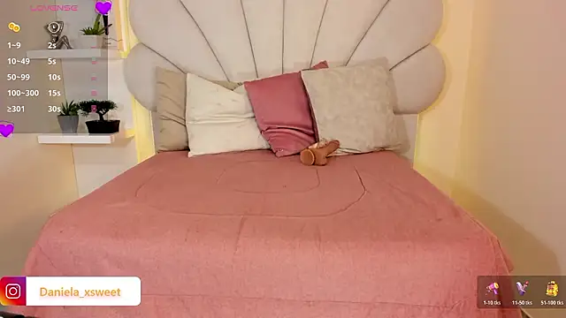 Danielaangelina online show from March 23, 5:51 am