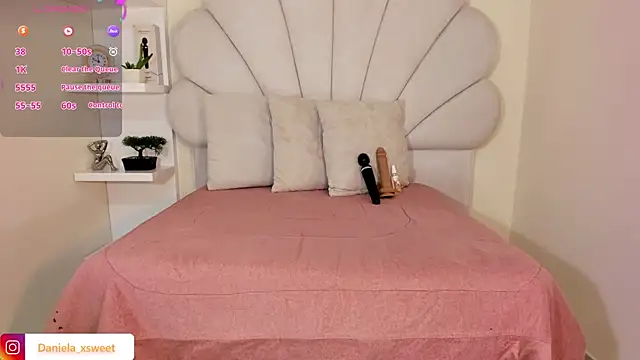 Danielaangelina online show from May 31, 6:08 am