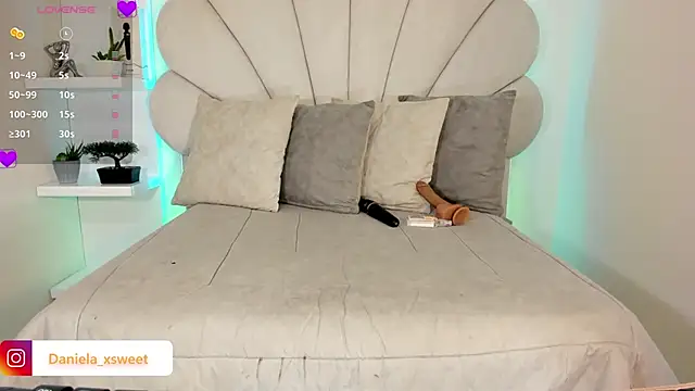 Danielaangelina online show from March 28, 5:52 am