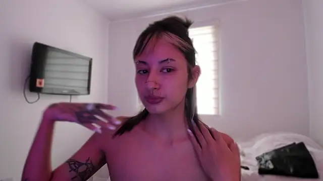 ggor4w33 online show from March 24, 2:28 pm