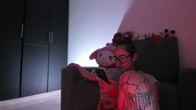 ggor4w33 online show from March 15, 11:45 pm