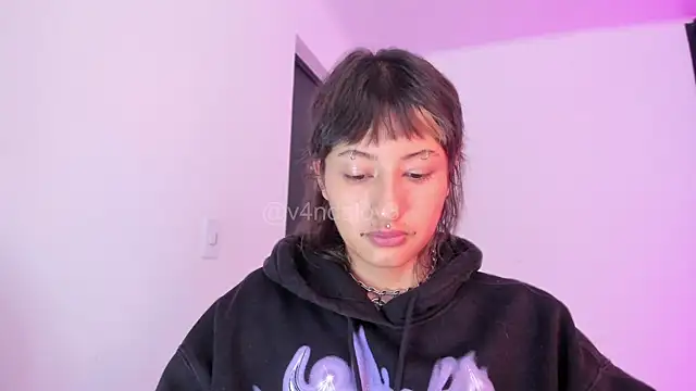 ggor4w33 online show from December 1, 12:17 pm