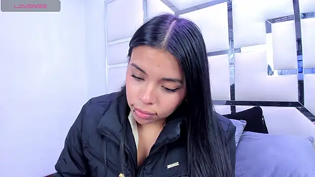 Snapshot of ZoeWan69 chatting on February 23, 3:08 am ZoeWan69 online show from February 23, 3:08 am