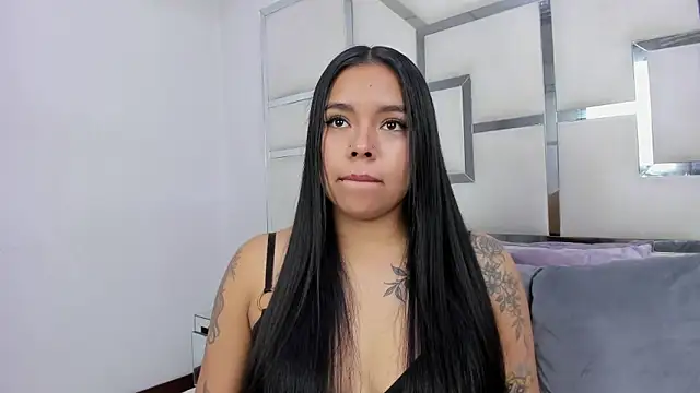 ZoeWan69 online show from April 2, 1:51 pm