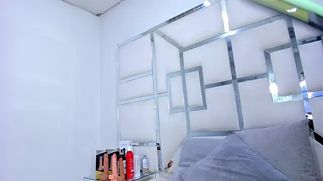 ZoeWan69 online show from November 5, 11:57 am