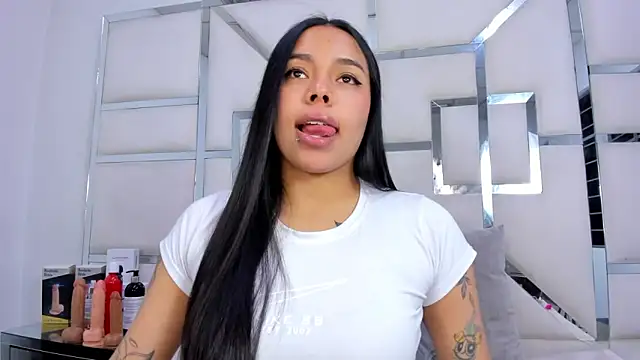 ZoeWan69 online show from November 27, 11:32 am