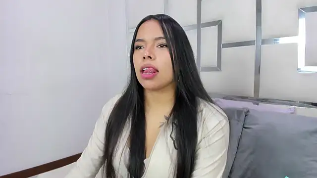ZoeWan69 online show from May 29, 12:44 pm