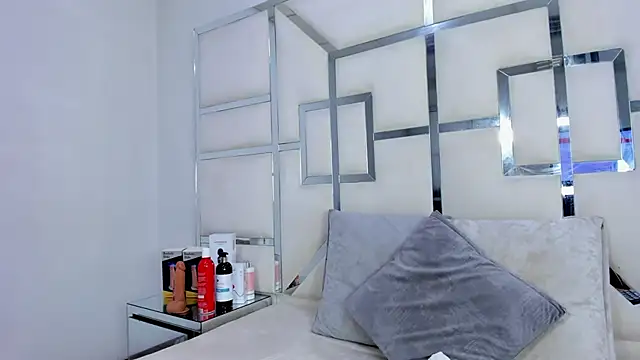 ZoeWan69 online show from October 20, 2:57 am