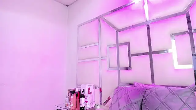 ZoeWan69 online show from April 3, 2:23 pm