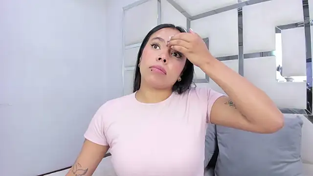 ZoeWan69 online show from March 19, 11:43 am