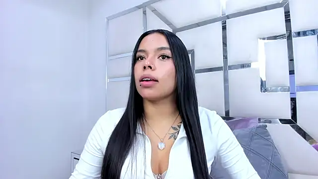 ZoeWan69 online show from March 8, 1:47 pm