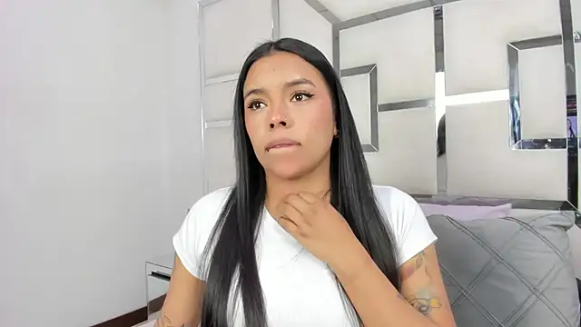 ZoeWan69 online show from March 26, 12:03 pm