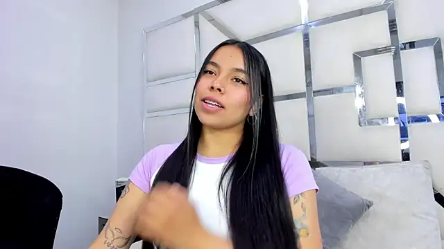 ZoeWan69 online show from October 27, 12:50 pm