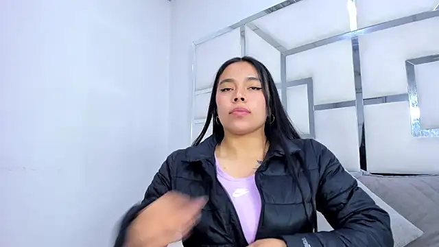 ZoeWan69 online show from November 2, 12:32 pm