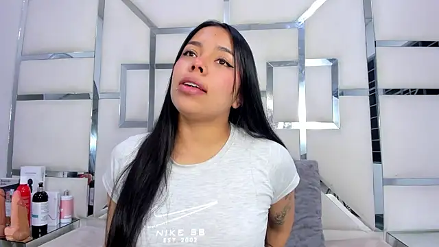 ZoeWan69 online show from November 14, 12:09 pm