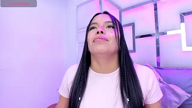 Snapshot of ZoeWan69 chatting on March 3, 2:13 pm ZoeWan69 online show from March 3, 2:13 pm