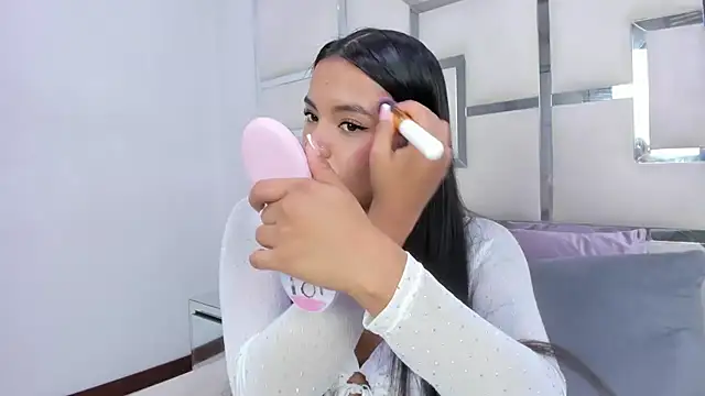 ZoeWan69 online show from April 5, 1:40 pm