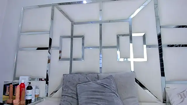 ZoeWan69 online show from December 3, 11:31 am