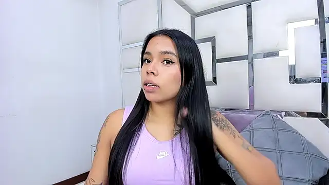 ZoeWan69 online show from March 10, 12:42 pm